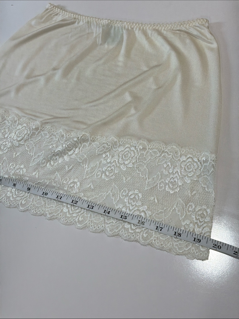Vintage Half Slip 100% Silk Cream Sz M - Picture 9 of 10